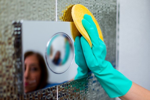 Gebäudereinigung Augsburg Drücker reinigen